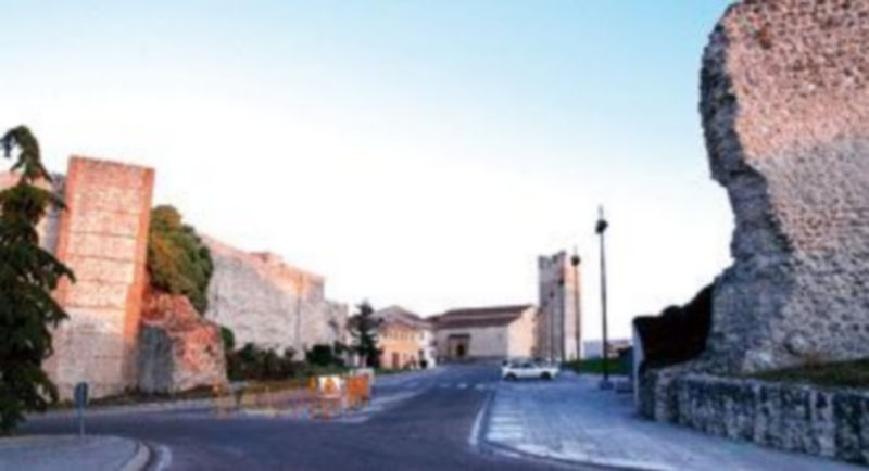 Zona en la que se construirá el paso de unión de la muralla. /GABRIEL GÓMEZ