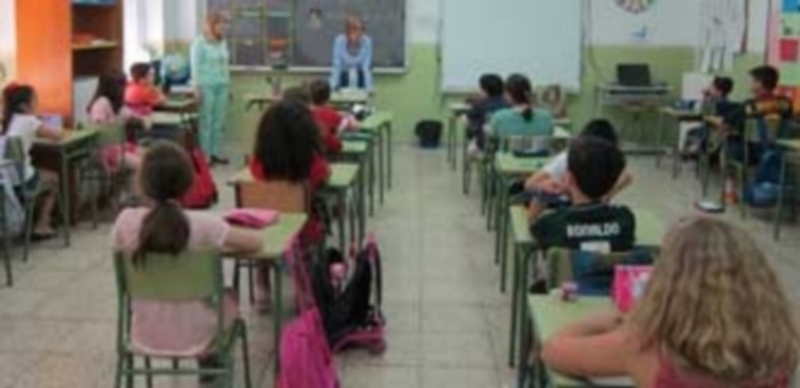 El primero de los equipos de atención al alumnado estará compuesto por maestros y profesores de secundaria. / E. P.