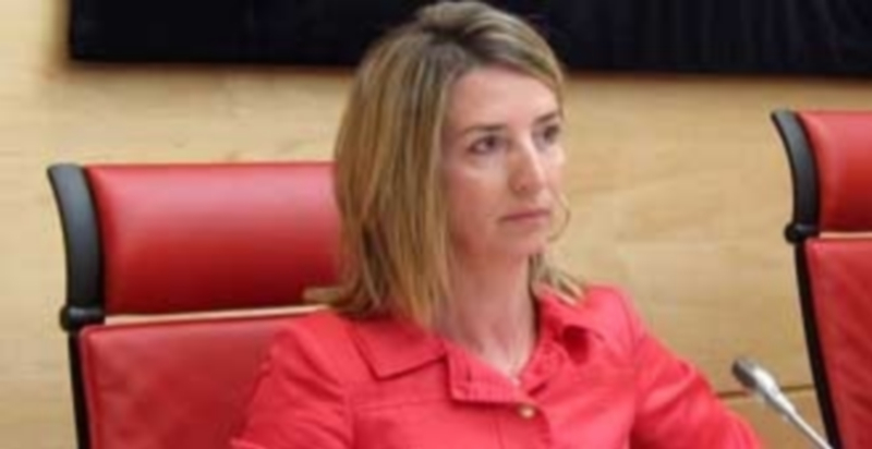 La Junta y la ONCE fomentarán el cuidado de ancianos con perros guía 1 La consejera de Familia de la Junta de Castilla y León