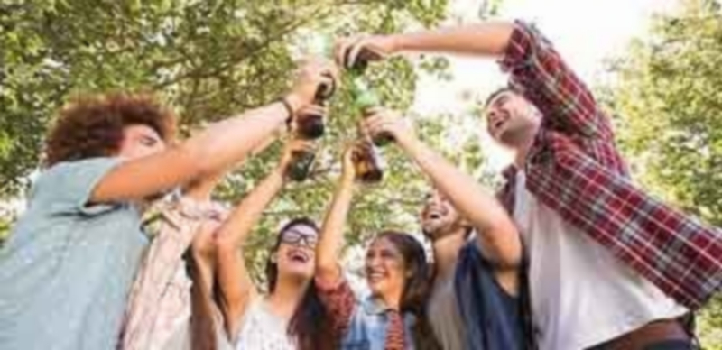 El 15% de los jóvenes de Castilla y León ni estudian ni trabajan 1 Las comunidades autónomas con mayor porcentaje de jóvenes que ni estudian ni trabajan son Canarias y Andalucía. / E.P.