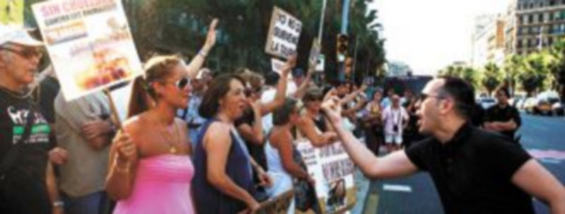 Mientras que en el exterior de La Monumental el ambiente era tenso