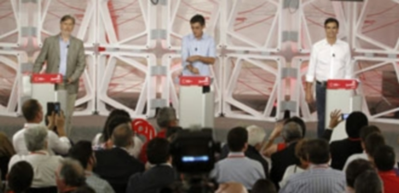 El debate entre los candidatos a suceder a Rubalcaba suscitó gran expectación entre los cientos de medios acreditados. / EP