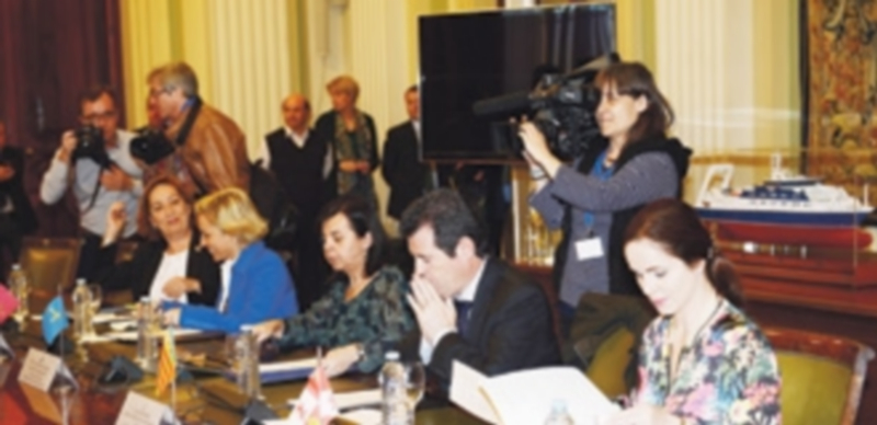 Clemente propone pedir a la UE más protección al sector lácteo 1 La consejera de Agricultura