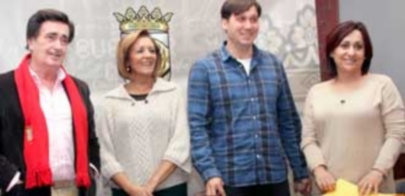 La concejala de Asuntos Sociales junto a Bernardo Tabuenca