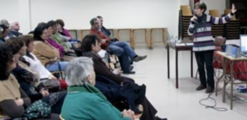 Natividad Ruiz en su charla enmarcada en la campaña de Manos Unidas de 2016. / C. N.