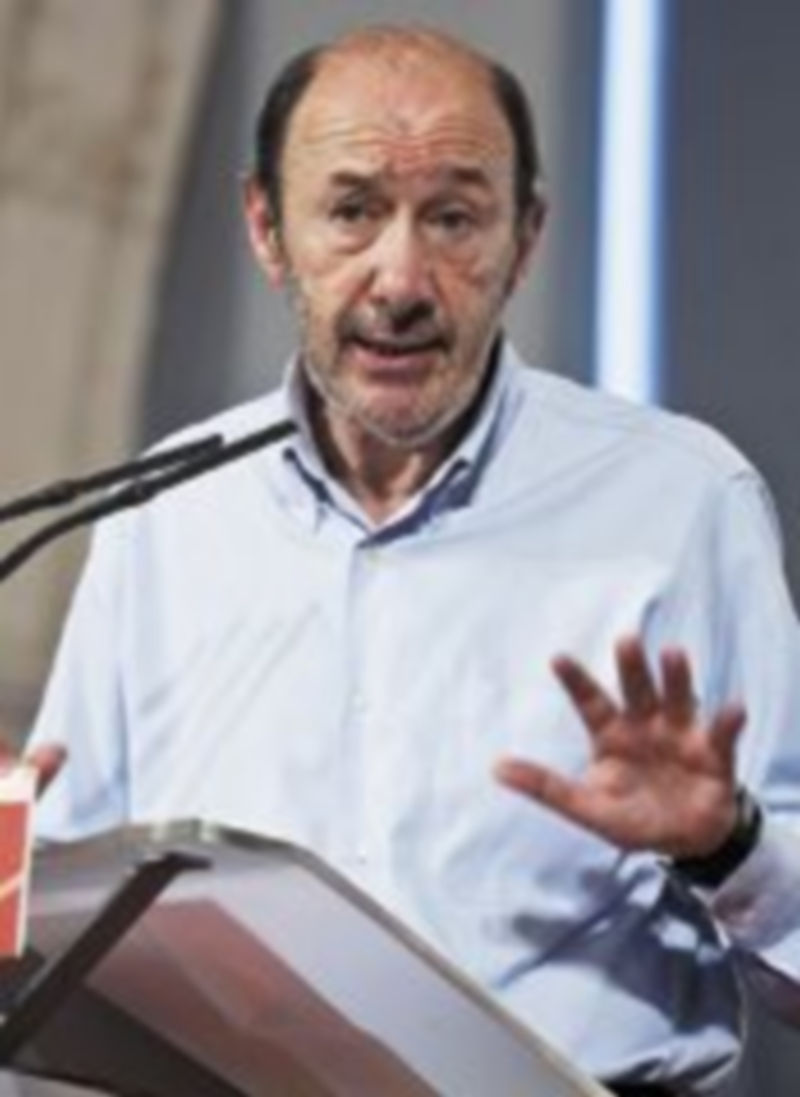 Alfredo Pérez Rubalcaba ve en la pobreza una de las lacras del país. / Patricia