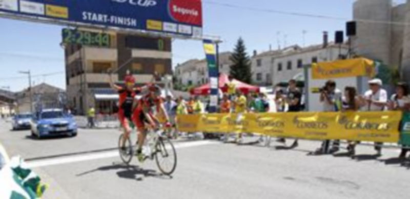 Los españoles Christian Vengé y David Llauradó se alzaron con la medalla de oro en la prueba de fondo sobre el tándem. / Nuria Pascual
