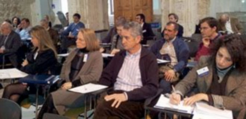 Imagen de los asistentes a estos encuentros que acoge IE University en el convento de Santa Cruz. / El Adelantado.