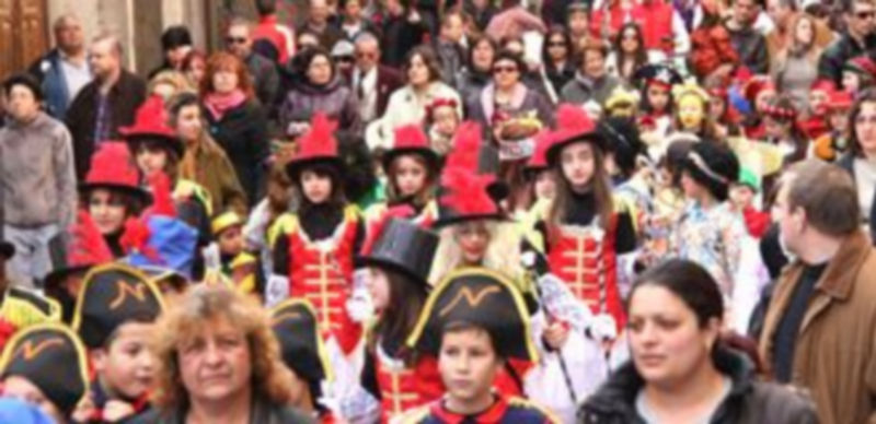 El desfile concluirá en el pabellón polideportivo./Gabriel Gómez