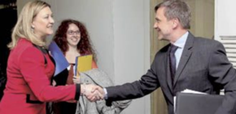 La consejera de Hacienda se reúne con el responsable de Política de Cohesión del Gabinete del comisario de Política Regional