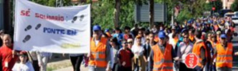 La marcha fue precedida por una pancarta con la frase “se solidario