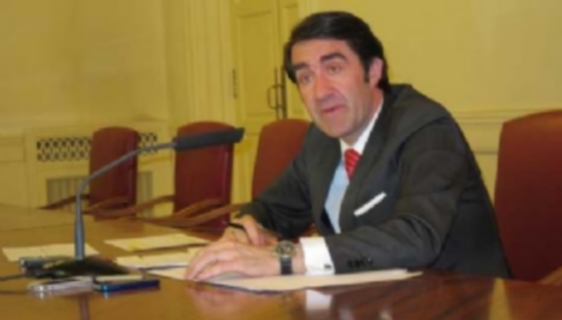 La Junta apoya organizar una concentración motera alternativa 1 El consejero de Fomento y Medio Ambiente de la Junta de Castilla y León