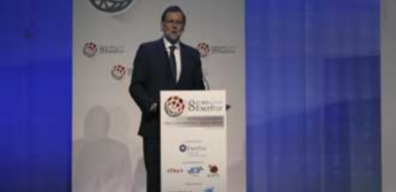 «Desde la negación a hablar y el sectarismo no se construye nada» 1 Mariano Rajoy durante su intervención en la inauguración del Foro Exceltur. / Efe