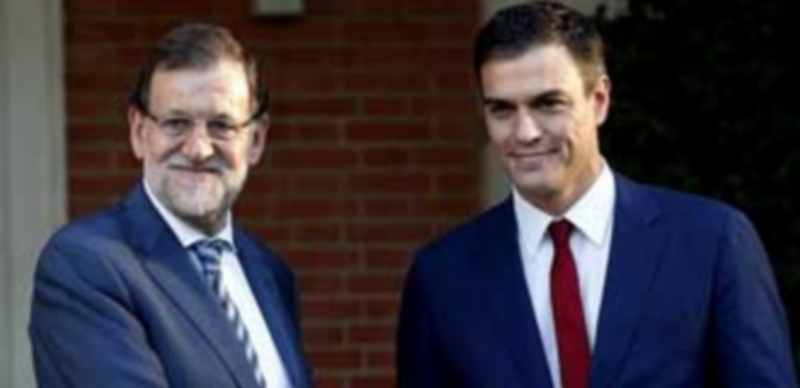 Rajoy y Sánchez se emplazan a una reunión el viernes en el Congreso 1 Mariano Rajoy junto a Pedro Sánchez en la reunión que ambos mantuvieron en Moncloa el pasado 23 de diciembre. / Efe