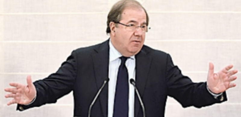 Herrera defiende ante el Pleno la política económica de la región 1 El presidente de la Junta