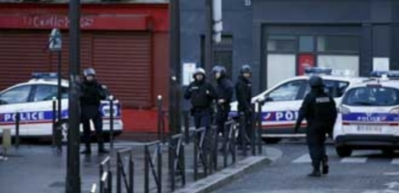 La policía francesa acordona la zona tras abatir al presunto terrorista. / EFE