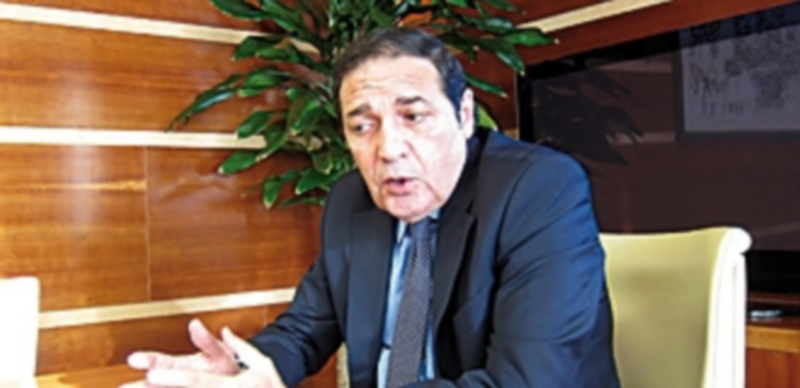 La Junta trabaja para crear una unidad de diagnóstico de enfermedades raras 1 El consejero de Sanidad