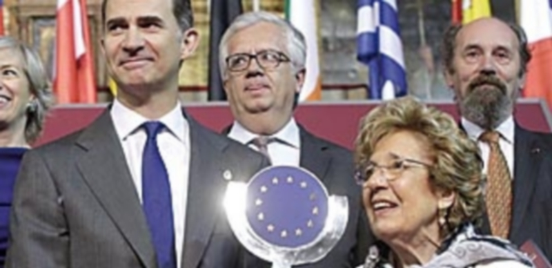 El Rey apela a la fortaleza de mantener una Europa unida 1 Felipe VI junto a la galardonada con el Premio Europeo Carlos V