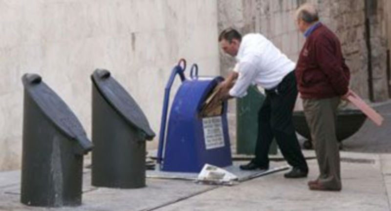 Las calles de la villa acogerán seis contenedores y cinco más sus barrios y entidades locales./Gabriel Gómez