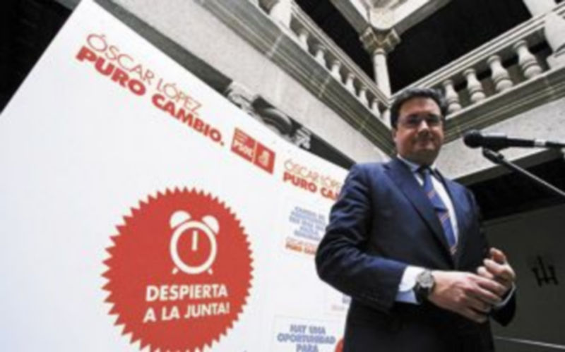 El líder socialista Óscar López criticó ayer en Ávila la política territorial del Gobierno regional. / Ical