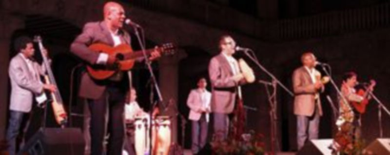 El Septeto Santiaguero durante su actuación en el Patio de Armas del Castillo./Gabriel Gómez