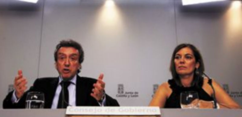 Milagros Marcos comparece en rueda de prensa junto al consejero y portavoz