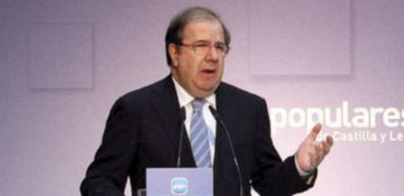 Herrera defiende el modelo territorial para que no «desaparezcan municipios» 1 El presidente autonómico del PP y de la Junta de Castilla y León clausuró el primer Comité Ejecutivo Autonómico que se celebra tras la celebración del último congreso regional del partido. / M. Chacón