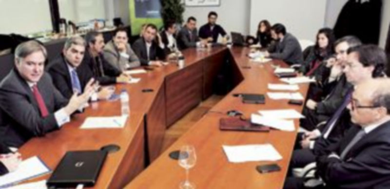 Telefónica inicia el despliegue de fibra óptica invirtiendo seis millones 1 El director de Telefónica en el Territorio Centro