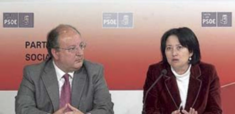 Enrique Cabero (i) y Ángela Marqués