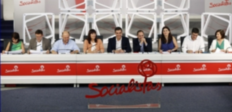 De izquierda a derecha: Adriana Lastra