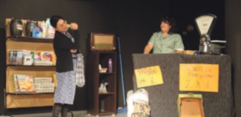 Una de las escenas de la obra ‘Cosas de antaño’. / Chantal Núñez