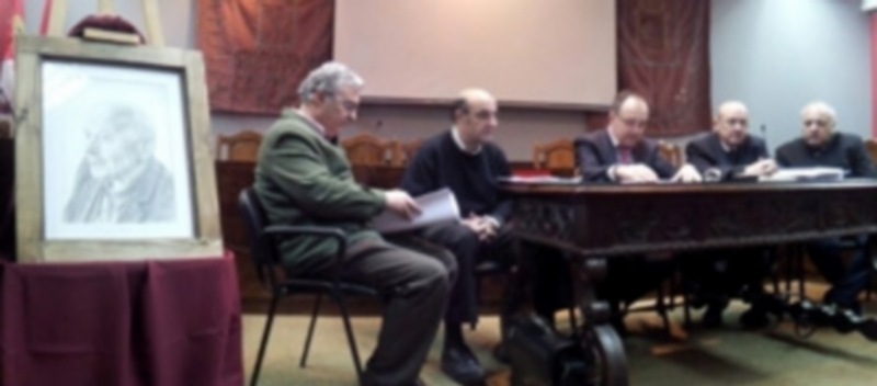 El coloquio estuvo moderado por Javier Hernanz