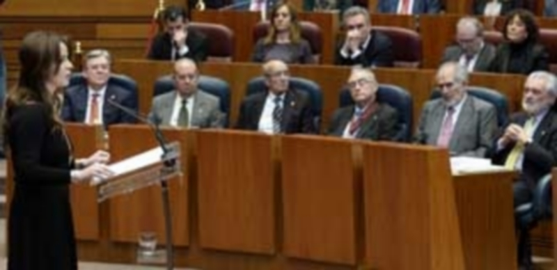 Clemente sitúa a la región como un modelo de entendimiento para el país 1 La presidenta de las Cortes de Castilla y León durante el discurso con motivo del 33 Aniversario del Estatuto . / Efe