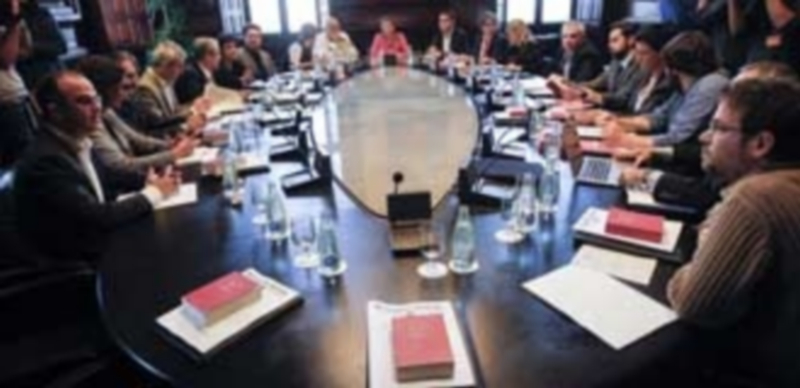 Forcadell sigue adelante con la tramitación del texto soberanista 1 La Junta de Portavoces del Parlament arrancó ayer envuelta en polémica sin la presencia de representantes del PP. / efe