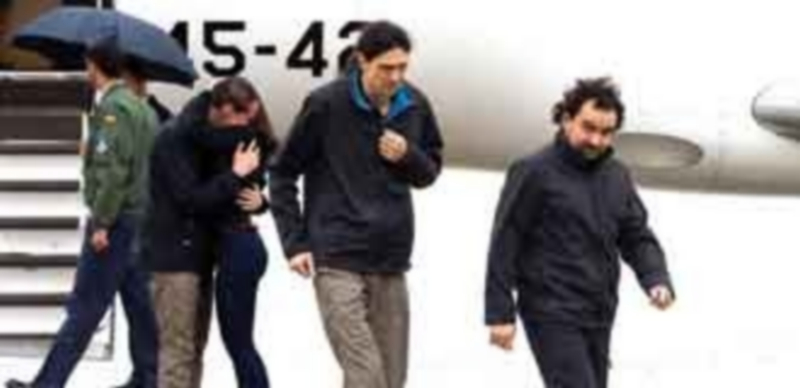 Los tres periodistas liberados en Siria estuvieron localizados por el CNI 1 Los periodistas españoles Ángel Sastre (d)