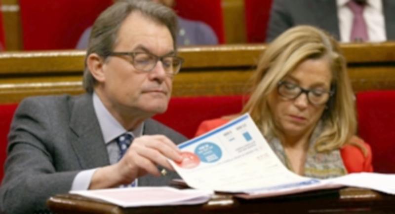 El Ministerio Público cree que debe seguir la investigación a Mas y Ortega. / Efe