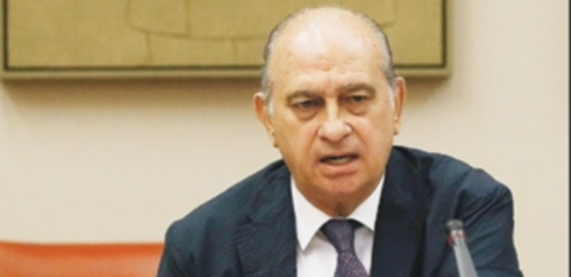 Fernández Díaz alega que recibió a Rato para tratar sobre su seguridad 1 El ministro del Interior compareció en el Congreso de los Diputados para argumentar sobre la visita de Rato. / EFE