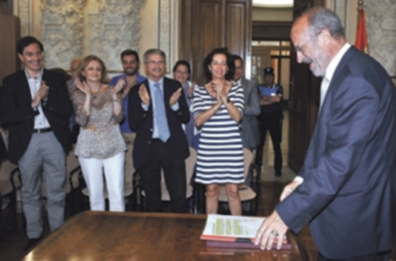 León de la Riva abandona su cargo como alcalde en funciones 1 El ya exalcalde de Valladolid