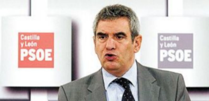 Villarrubia comparece tras la reunión de la Permanente del PSOE. / M. CHACÓN (ICAL)