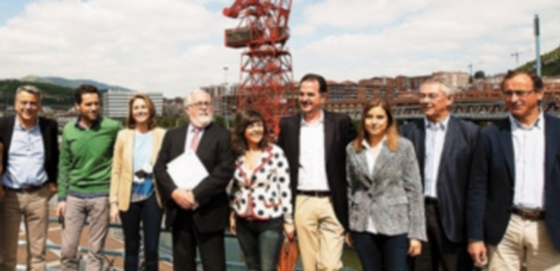 Cañete se rodeó de dirigentes del PP vasco