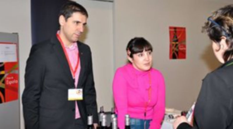 Elisa de Frutos y Rubén Salamanca durante la feria en Zurich. /El Adelantado