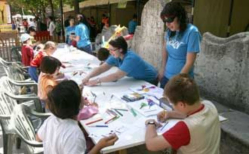 Los Paseos acogerán juegos y manualidades de 20.00 a 21.30 horas algunos jueves del verano./ Gabriel Gómez.