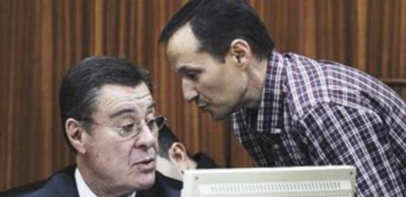 Ruth Ortiz no pudo contener las lágrimas al testificar ante el jurado. / Efe