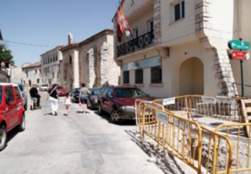 Estado actual de la calle Magdalena donde el lunes comenzarán las obras de mejora./Gabriel Gómez