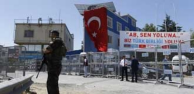 Más de 4.500 de integrantes del PKK y 440 miembros de las fuerzas de seguridad han muerto en los enfrentamientos. / EFE