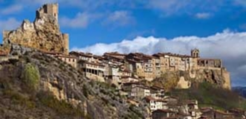 Los paisajes naturales y el entorno rural de los municipio de la Comunidad son algunos de los principales atractivos. / Efe