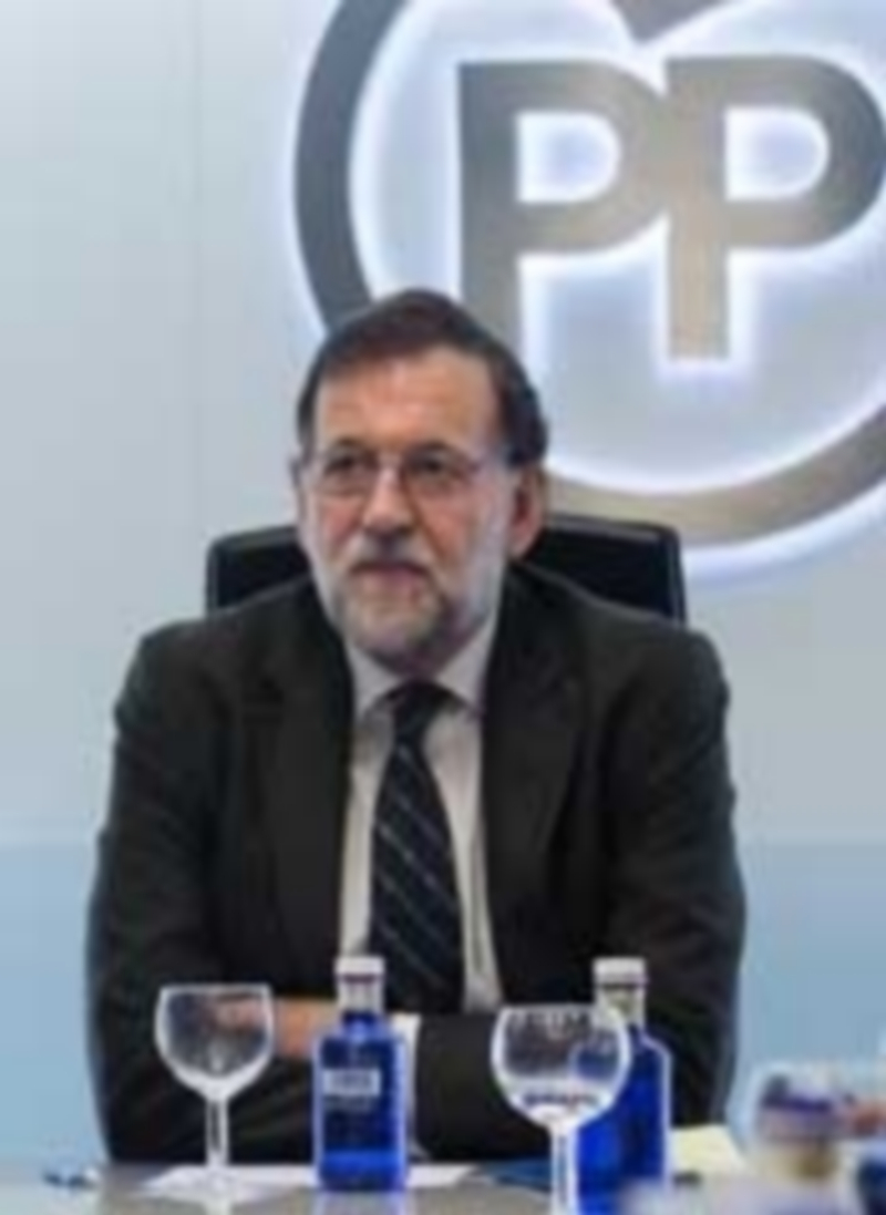El PP acusa a Sánchez de estar negociando “pactos en la oscuridad” 1 El presidente del Gobierno en funciones y líder del PP