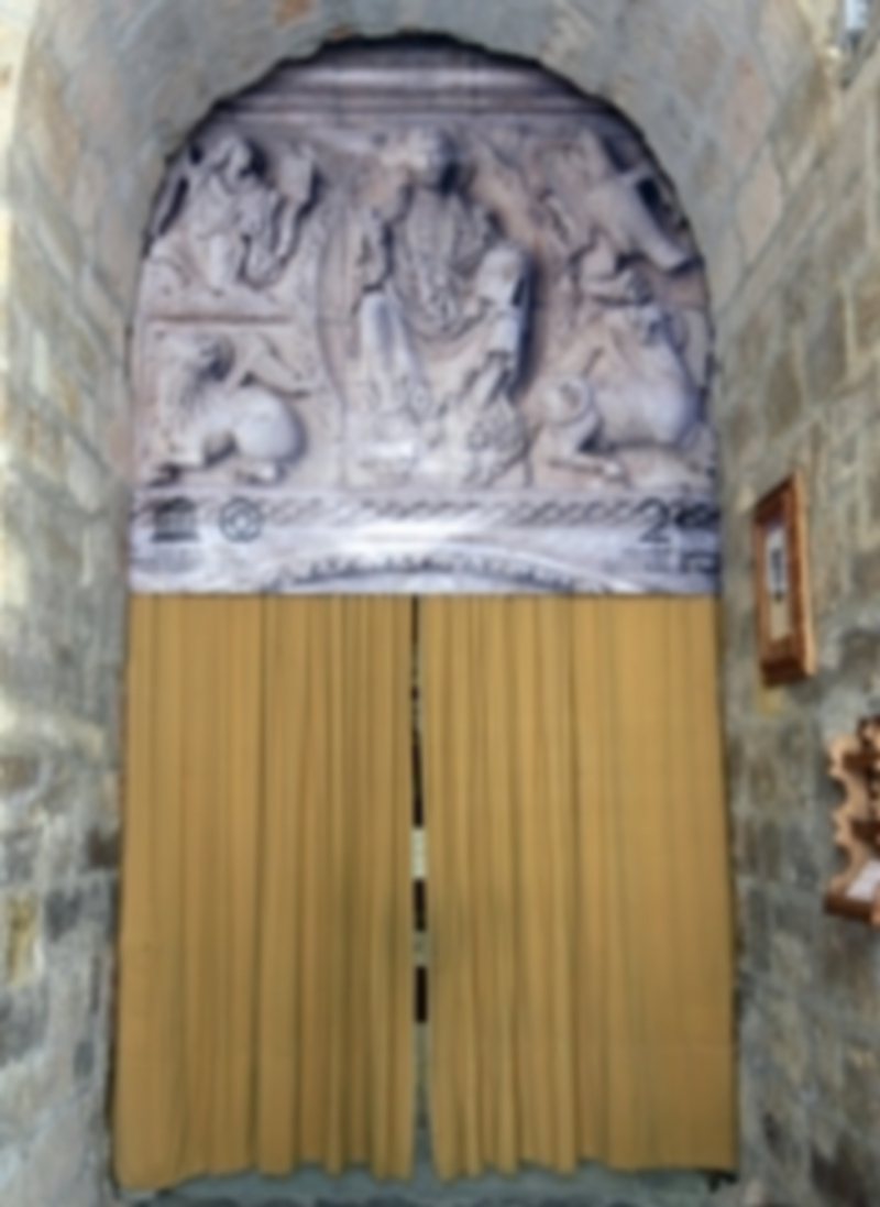Una de las entradas a la iglesia de Santiago Apóstol de Carrión de los Condes. / JCyL