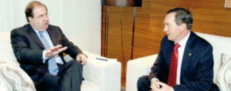 Juan Vicente Herrera se reunió ayer con Manuel Vidal (arriba)