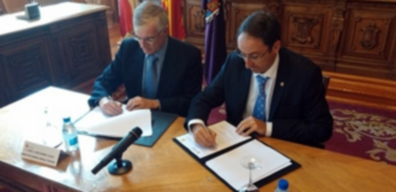 La región tendrá tres centros de formación de Renault a final de año 1 El alcalde de Palencia y el director general de Renault España